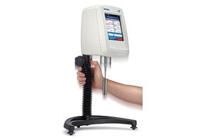 如何通過粘度計的數據，分析液體的流動性變化？